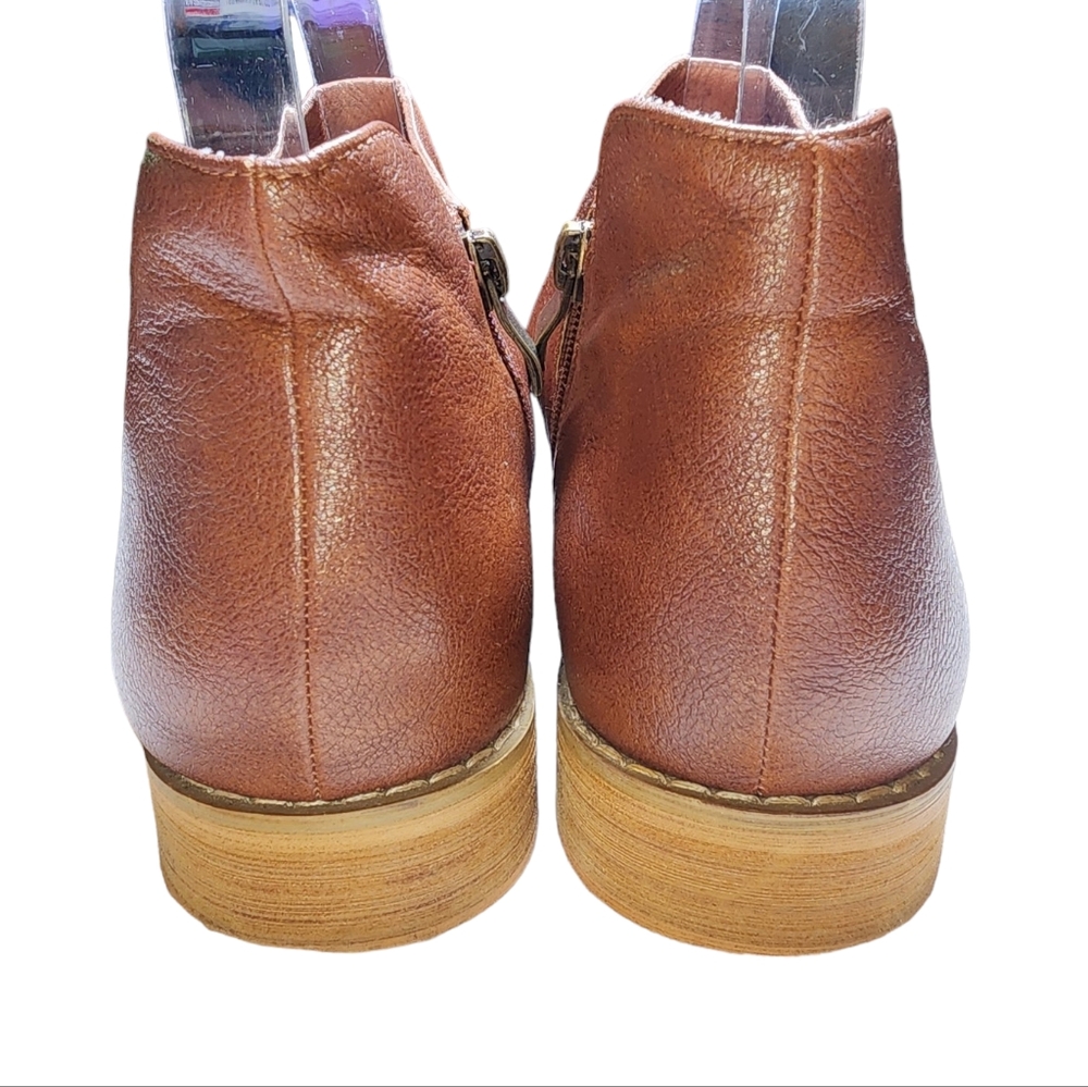 Boutique by Corkys Norwich Cognac Brown Faux Leather‎ Peep Toe Booties Size 8 - Picture 4 of 11